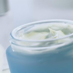 Del triclosán al butilparabeno, los ingredientes potencialmente tóxicos de los cosméticos